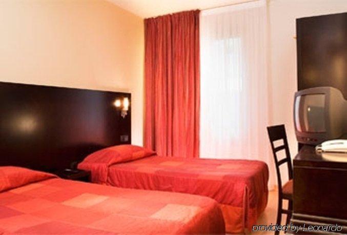 Hotel Akena - Grande 3*